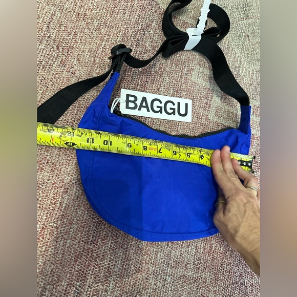 Baggu small nylon crescent in lapis blue NWT - Picture 4 of 7